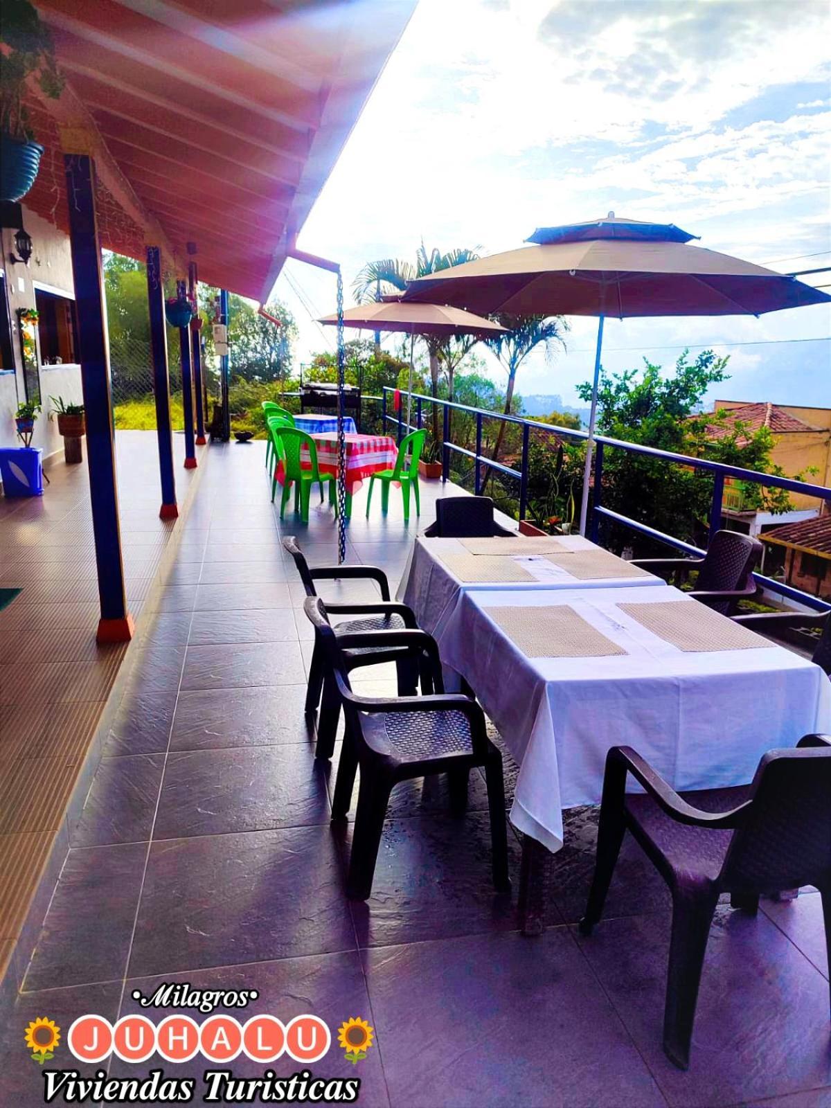 ᒍᑌᕼᗩᒪᑌ Hotel Jericoc  Exterior photo