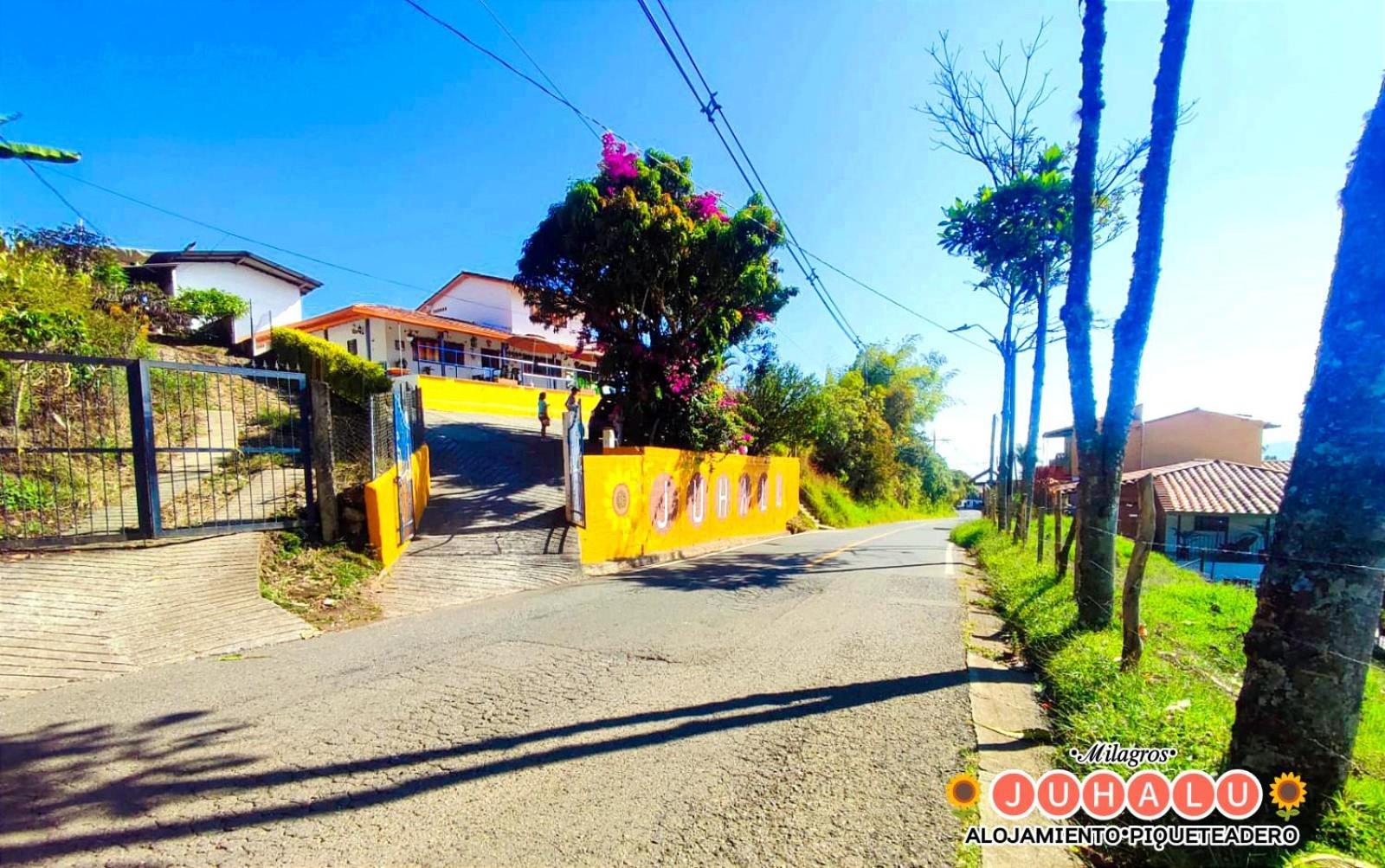 ᒍᑌᕼᗩᒪᑌ Hotel Jericoc  Exterior photo